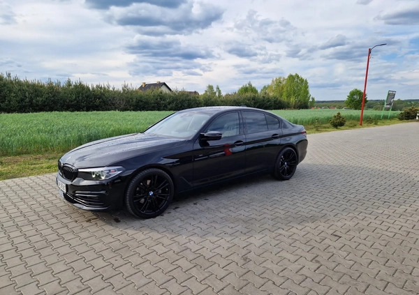 BMW Seria 5 cena 117900 przebieg: 99500, rok produkcji 2017 z Zwoleń małe 326
